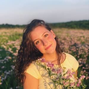 Meet your Posher, Caitlin